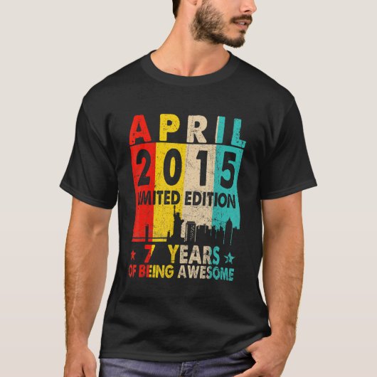 2015素晴らし年4月以来、第7誕生日ヴィンテージセンター Tシャツ (正面)