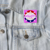 2016のピンクスクエア。 硬貨は大統領のためのヒラリーを明らかにします 缶バッジ (インサイチュ)