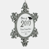 2016年のカスタマイズ可能なクラス スノーフレークピューターオーナメント (左)