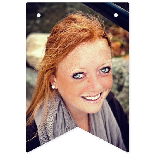 2016年の写真の金ゴールドおよび白のクラス バンティングフラッグ (第1の旗)