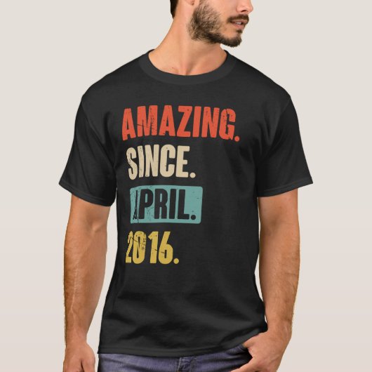 2016年4月以来の素晴らしい誕生日7番目の装飾 Tシャツ (正面)