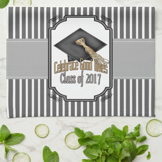 2017のクラスはよい時の卒業のギフトを祝います キッチンタオル (折り畳み)