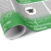 2017のジグザグ形の緑のパーソナライズな卒業のクラス ラッピングペーパー (ロールコーナー)