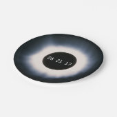 2017威厳がある年黒白太陽の皆既食 ペーパープレート (アングル)