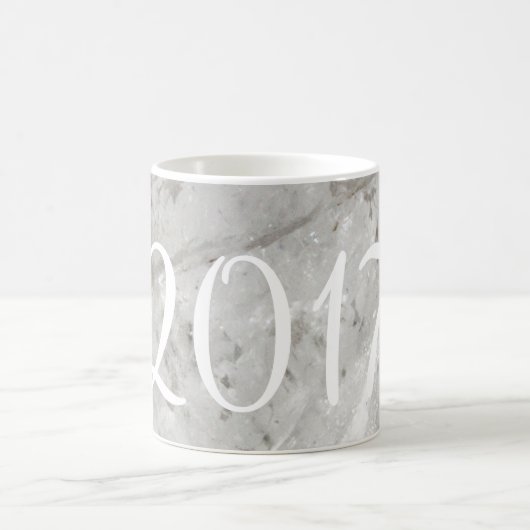 2017年おめでとう水晶の写真 コーヒーマグカップ (中央)