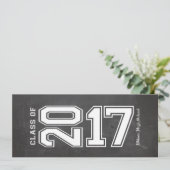 2017年の卒業のカスタムな黒板のクラス 招待状 (スタンド正面)