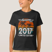 2017年生まれ2017年以来の2017年限定版レトロ素晴らし Tシャツ (正面)