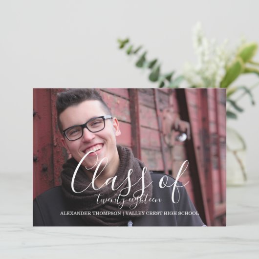 2018年写真卒業の白い繊細なクラス 案内状 (スタンド正面)