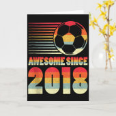 2018年生まれのすごいサッカー8歳の誕生日タンクトップ カード (黄色い花)