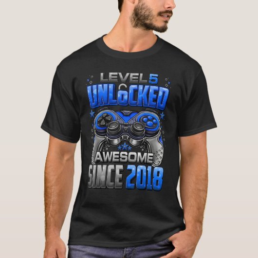 2018年5素晴らし番目の誕生日G以降のレベル5のロック解除 Tシャツ (正面)