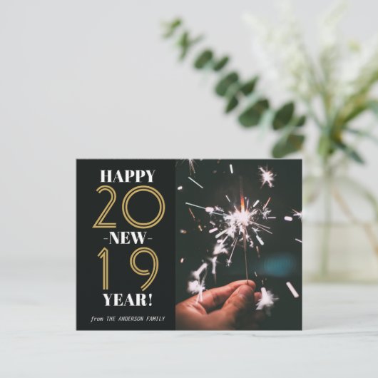 2019カスタム年モダン初めのお祝い黒金ゴールド ポストカード (スタンド正面)
