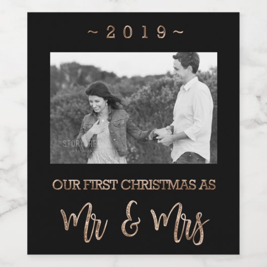 2019シック氏とミセスとしての私たちの初めてのクリスマスモダン ワインラベル (シングルラベル)