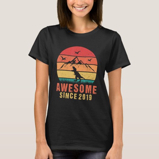 2019年から素晴らしいレトロ3歳の誕生日恐竜3年 Tシャツ (正面)