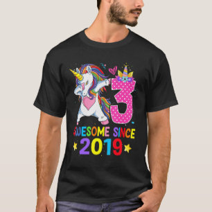 2019年から3年連続最高のダッキングユニコーン3歳の誕生日 Tシャツ