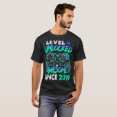 2019年4回目素晴らしの誕生日からレベル4のロック解除G Tシャツ (正面フル)