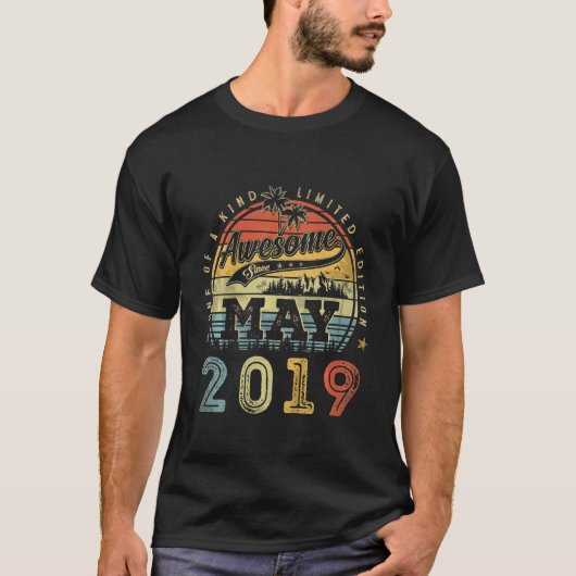 2019年5月素晴らし4日の誕生日から4歳 Tシャツ (正面)