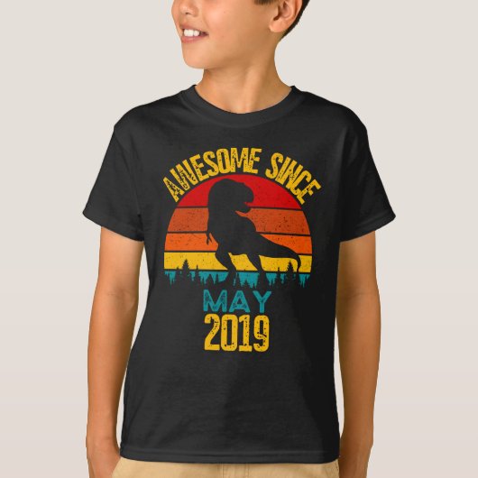 2019素晴らし年5月以降Tレックスディノ Tシャツ (正面)