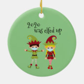2020はCovid顔マスクおもしろい小妖精や小人ブロンド セラミックオーナメント (裏面)
