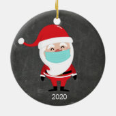 2020年おもしろいのクリスマスにフェイセマスクを着たサンタクロース セラミックオーナメント (裏面)