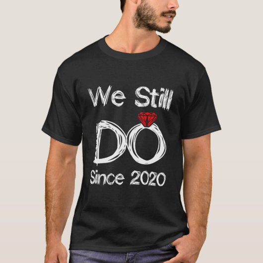 2020年からずっと一緒 ウェディングリング記念日 Tシャツ (正面)