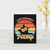 2020年のトランプおもしろいアンチ選挙戦に反対する猫 カード (黄色い花)