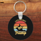 2020年のトランプおもしろいアンチ選挙戦に反対する猫 キーホルダー (正面)