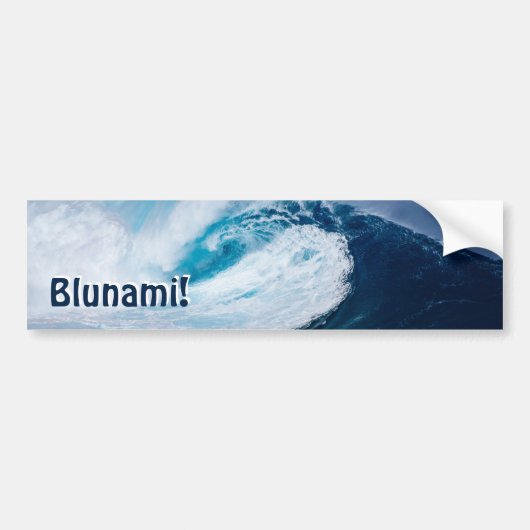 2020年のBlunami！ バンパーステッカー (正面)