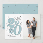 2020年を彩る大胆なタイポグラフィにお祝いを シーズンカード (正面/裏面)