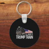 2020年トランプ列車 アメリカ国旗 再選に乗って キーホルダー (正面)