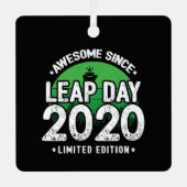 2020素晴らし年閏年日以後2月29誕生日 メタルオーナメント (正面)