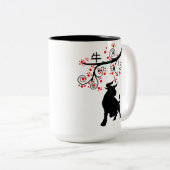 2021中国の年正月の丑と赤の花 ツートーンマグカップ (正面右)