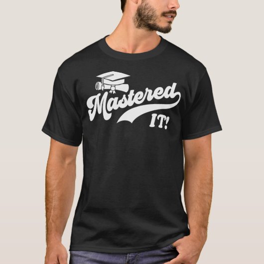 2021年のクラスはITカレッジ修士号Gを修得 Tシャツ (正面)
