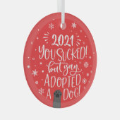 2021年は最悪だったけど、犬を飼ったから良い思い出、赤い記念品 ガラスオーナメント (正面右)