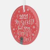 2021年は最悪だったけど、犬を飼ったから良い思い出、赤い記念品 ガラスオーナメント (正面左)