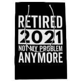 2021退職した年の問題はもはやない贈り物 ミディアムペーパーバッグ (正面)