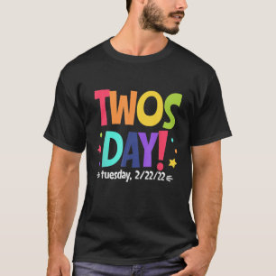 2022おもしろい年2月22日お茶2/22/22めでとう Tシャツ