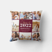 2022年のモダンバーガンディ・スクリプト・グラッド写真クラス クッション (裏面)