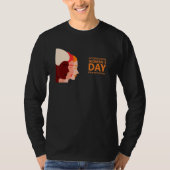 2022年の女性国際的の偏見を打破する Tシャツ (正面)