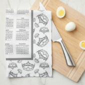 2022年カレンダークイーンズシルバークラウンティアラスハート キッチンタオル (四つ折り)