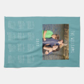 2022年家族写真ティール(緑がかった色)予定表 キッチンタオル (横)