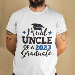 2022年誇りを持った卒業ブラックブルータッセル Tシャツ<br><div class="desc">2022年祝卒業のUN叔父のタイポグラフィをブラックとブルーでデザインしたTシャツでモダンは、姪や甥の卒業式に向けて、テンプレート分野を編集して卒業の年と一緒に簡単にTシャツを作りカスタマイズる。このTシャツは、家族のコーディネートが多い「卒業家族マッチングTシャツ」の一部だ。その他のリクエスト、パーソナライズ、色の変カスタム更またはの注文に関して感じは連絡、acherryonthecake@hotmail.comで無料でご連絡ください(1-2の作業日を許可してください)。</div>