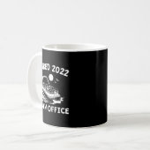 2022年退職 - 新しいオフィス、面白い漫画のボーティング コーヒーマグカップ (正面左)
