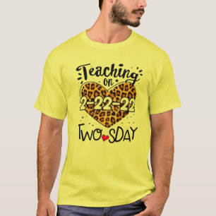 2022年2月22日（火）Happy 2Nd Tea Tシャツ