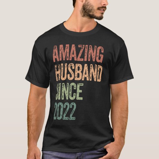 2022結婚年以来の新婚夫1 Tシャツ (正面)