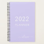 2022 Lavender Purpleスクリプトガーリーモノグラム名 プランナー手帳<br><div class="desc">2022 Lavender Purple Monogram独自のスクリプト名を追加2022カレンダーの結婚イベントプランナー。これは、最高の甘い16歳の誕生日、結婚ブライダルシャワー、記念日、赤ちゃんシャワーまたはバチェロレッテギフトを作る誰かがグラームの豪華さとシックなスタイルを愛する。</div>