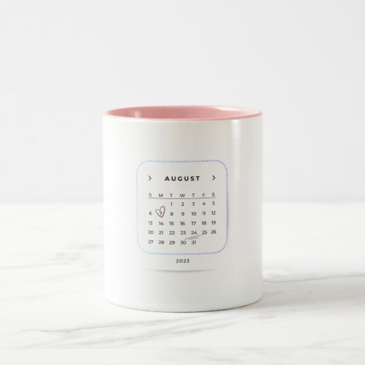 2023エレガント年のカレンダーとハートデザイン ツートーンマグカップ (中央)