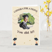 2023モダン年シンプル卒業パーティー招待員のクラス カード (黄色い花)