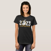 2023年うさぎ陰謀理論家ラ Tシャツ (正面フル)