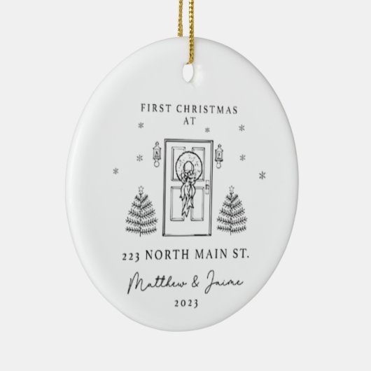 2023年の北のメイン223で最初のクリスマス セラミックオーナメント (右)