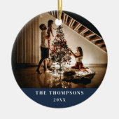 2023年エレガント家族写真ミニマルなネイビーブルー セラミックオーナメント (正面)